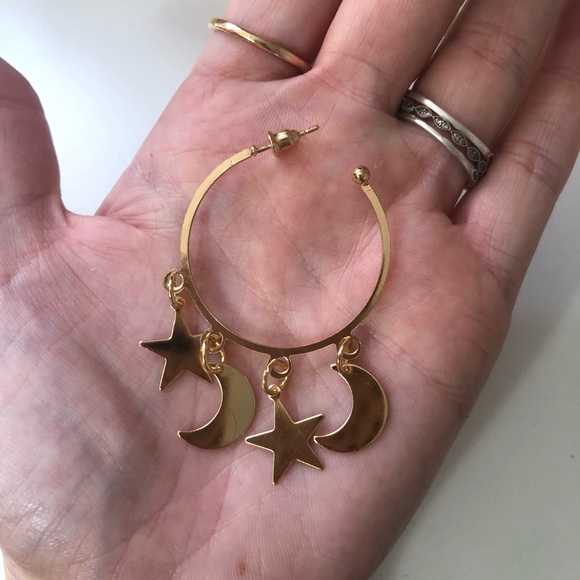RESTOCK Gold moon and stars charm hoop earrings - Picture 4 of 6